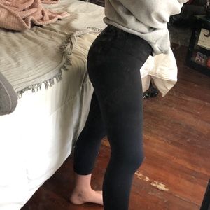 Black cropped Lululemon leggings